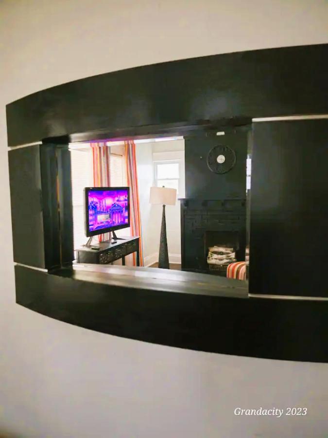 Вилла Charming! Near Cle Clinic/Uh/Cwru/Dwntwn W/Porch Кливленд Экстерьер фото