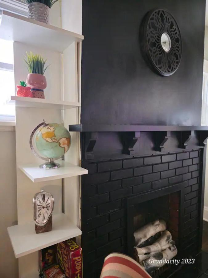 Вилла Charming! Near Cle Clinic/Uh/Cwru/Dwntwn W/Porch Кливленд Экстерьер фото