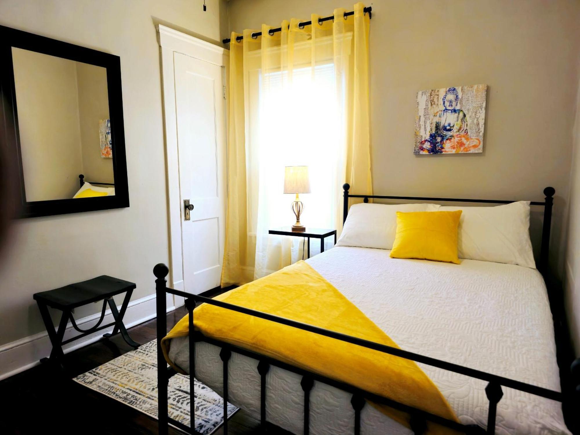 Вилла Charming! Near Cle Clinic/Uh/Cwru/Dwntwn W/Porch Кливленд Экстерьер фото